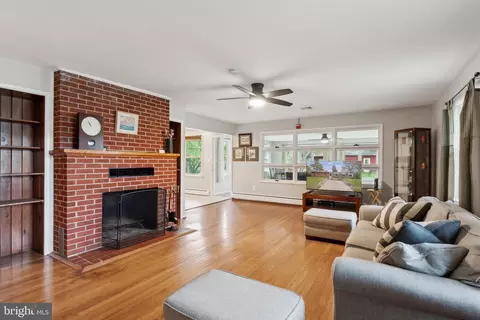 16111 Julie Ln, Laurel, MD 20707 photo 9