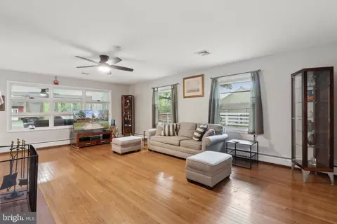 16111 Julie Ln, Laurel, MD 20707 photo 8