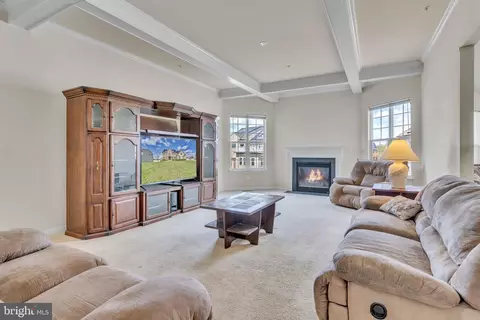 Living - 9308 Caliph St, Brandywine, MD 20613 photo 2 of 3