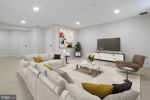 Living - 2934 Buckthorn, Lanham, MD 20706 photo 4 of 4