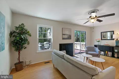 Living - 2934 Buckthorn, Lanham, MD 20706 photo 2 of 4