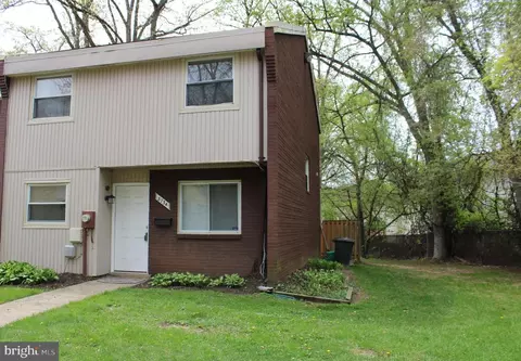 8734 Brae Brooke Dr, Lanham, MD 20706