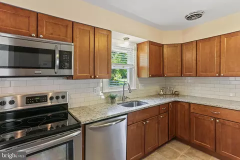 Kitchen - 6805 Orem Dr, Laurel, MD 20707 photo 2 of 3