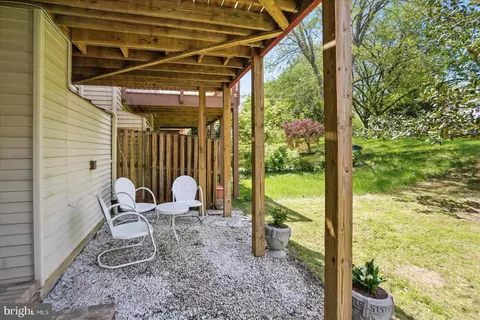Exterior - 7020 Storch Ln, Lanham, MD 20706 photo 4 of 7