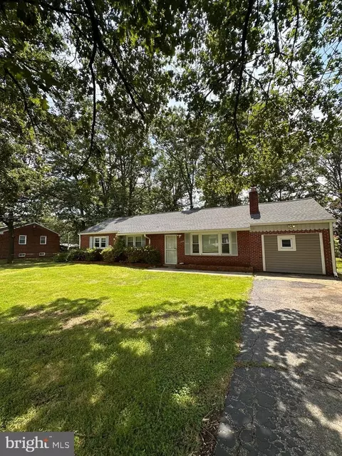6207 Davis Blvd, Suitland, MD 20746