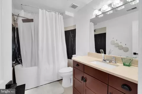 Bath - 13604 Gresham Ct, Bowie, MD 20720 photo 3 of 6
