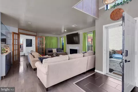 Entry Way - 13604 Gresham Ct, Bowie, MD 20720 photo 2 of 7