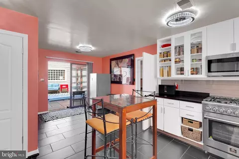 Kitchen - 13604 Gresham Ct, Bowie, MD 20720 photo 3 of 5