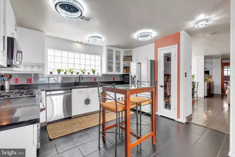 Kitchen - 13604 Gresham Ct, Bowie, MD 20720 photo 4 of 5