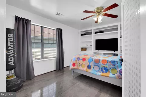 Bedroom - 13604 Gresham Ct, Bowie, MD 20720 photo 3 of 13