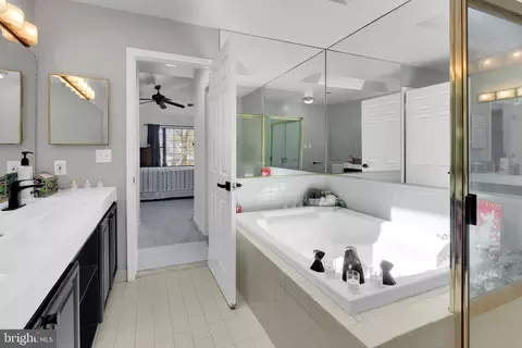 Bath - 13604 Gresham Ct, Bowie, MD 20720 photo 6 of 6