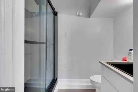 Bath - 13604 Gresham Ct, Bowie, MD 20720 photo 2 of 6