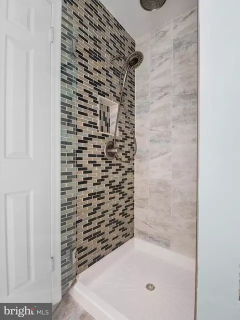 Bath - 14226 Greenview Dr, Laurel, MD 20708 photo 4 of 4