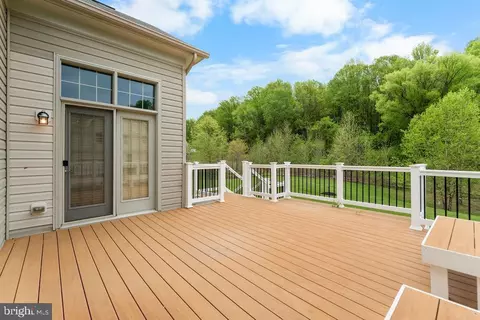 Exterior - 13405 Frontgate Dr, Marlboro, MD 20774 photo 6 of 9