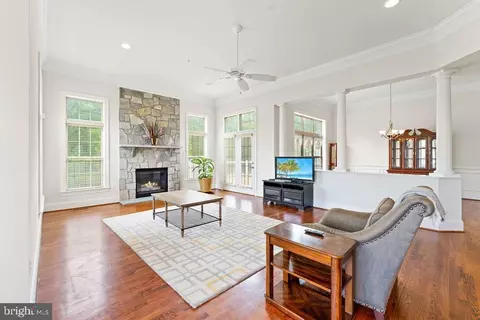 Living - 13405 Frontgate Dr, Marlboro, MD 20774 photo 5 of 9