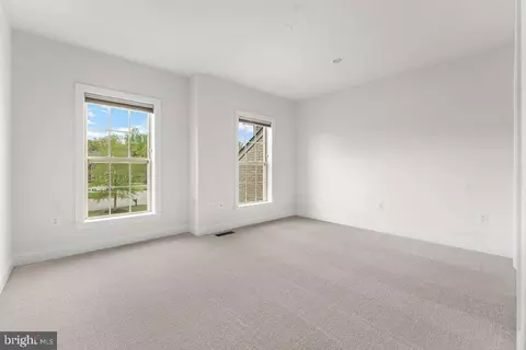 Bedroom - 13405 Frontgate Dr, Marlboro, MD 20774 photo 4 of 7