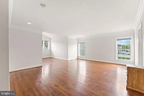 Living - 13405 Frontgate Dr, Marlboro, MD 20774 photo 7 of 9