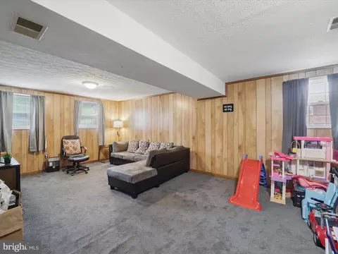Living - 12012 Birchview Dr, Clinton, MD 20735 photo 2 of 3