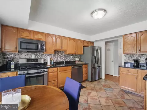 Kitchen - 12012 Birchview Dr, Clinton, MD 20735 photo 4 of 4