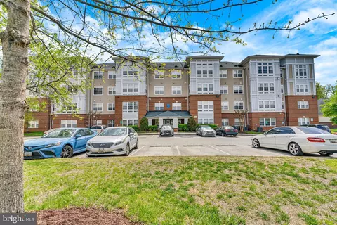 12916 Fox Bow Dr #307, Marlboro, MD 20774