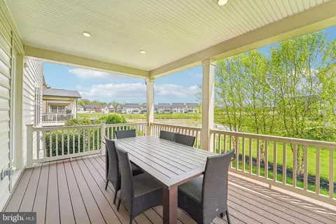 Exterior - 6503 Clubhouse Dr, Laurel, MD 20708 photo 6 of 9