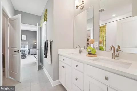 Entry Way - 6503 Clubhouse Dr, Laurel, MD 20708 photo 17 of 19
