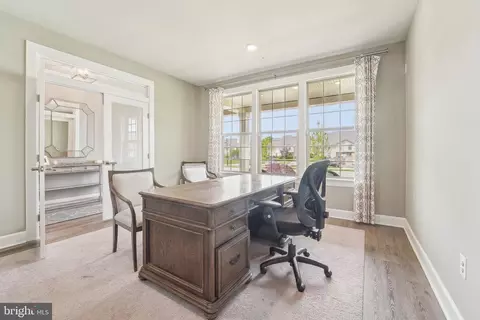 Entry Way - 6503 Clubhouse Dr, Laurel, MD 20708 photo 9 of 19