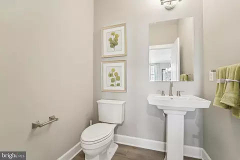 Entry Way - 6503 Clubhouse Dr, Laurel, MD 20708 photo 10 of 19