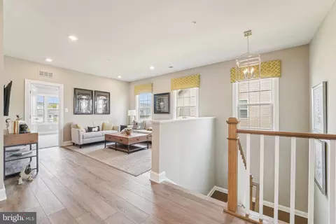 Entry Way - 6503 Clubhouse Dr, Laurel, MD 20708 photo 11 of 19
