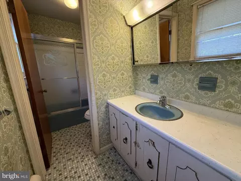 Bath - 4325 Delmar Ave, Temple Hills, MD 20748 photo 3 of 3