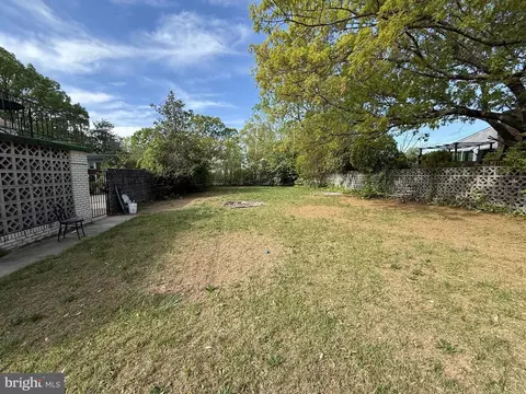 Exterior - 4325 Delmar Ave, Temple Hills, MD 20748 photo 3 of 4