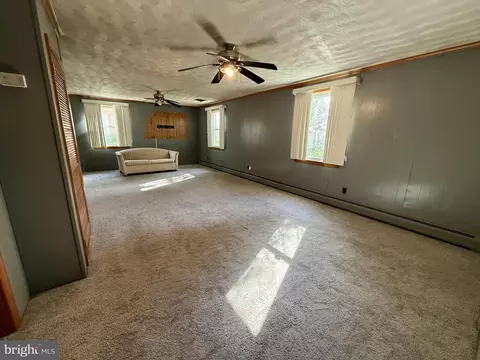Living - 4325 Delmar Ave, Temple Hills, MD 20748 photo 6 of 7