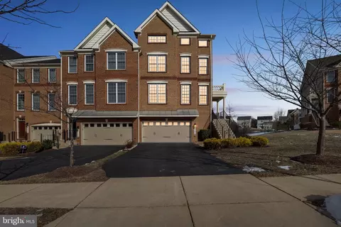 4324 Thoroughbred Dr, Marlboro, MD 20772