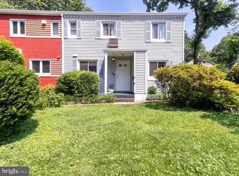 3 H Crescent Rd, Greenbelt, MD 20770