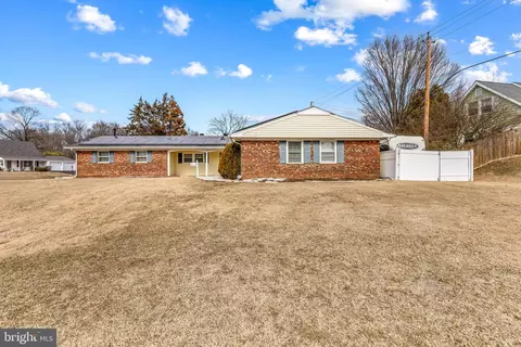 15700 Presswick Ln, Bowie, MD 20716