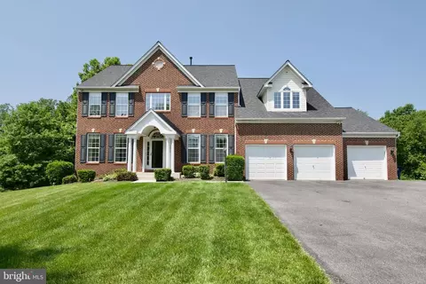 3313 Valley Forest Dr, Marlboro, MD 20772