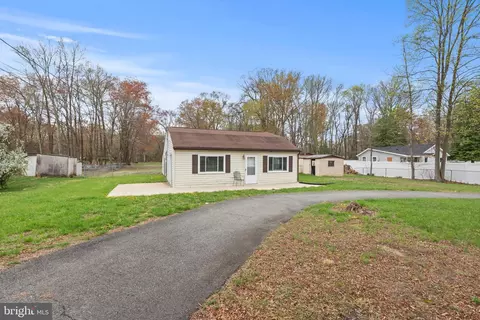 1216 Pine Ln, Accokeek, MD 20607
