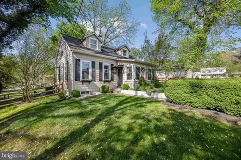 1205 Lark Ln, Fort Washington, MD 20744