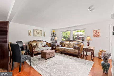 12201 Windbrook Dr, Clinton, MD 20735 photo 4