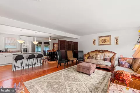 12201 Windbrook Dr, Clinton, MD 20735 photo 5