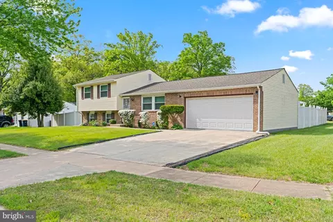 12201 Windbrook Dr, Clinton, MD 20735 photo 3