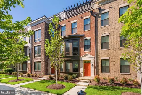 508 Spindrift Ln, National Harbor, MD 20745