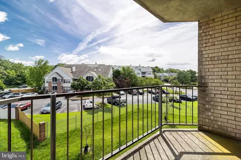 6926 Hanover Pkwy #302, Greenbelt, MD 20770