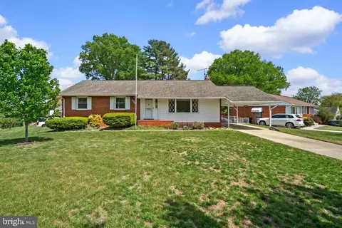 7600 Vicar Pl, New Carrollton, MD 20784