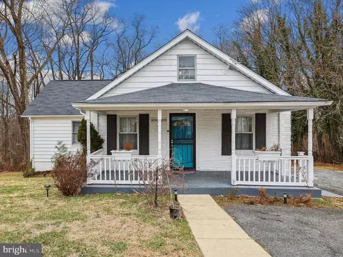 4527 Deer Park Dr, Temple Hills, MD 20748
