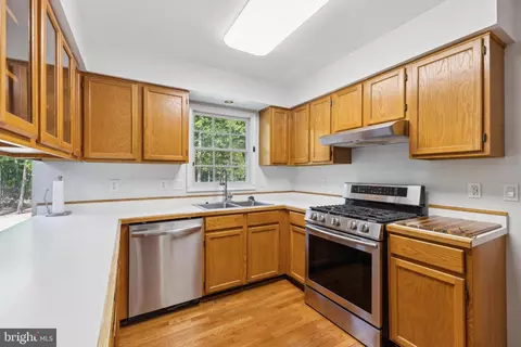 Kitchen - 8712 Brazke Ct, Clinton, MD 20735 photo 2 of 2