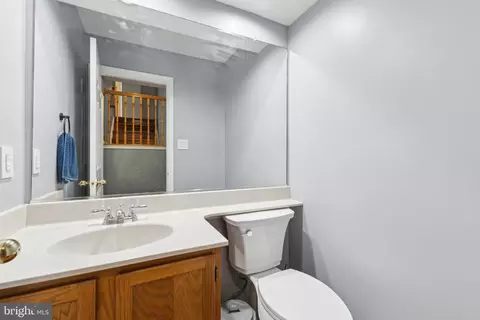 Entry Way - 8712 Brazke Ct, Clinton, MD 20735 photo 4 of 5