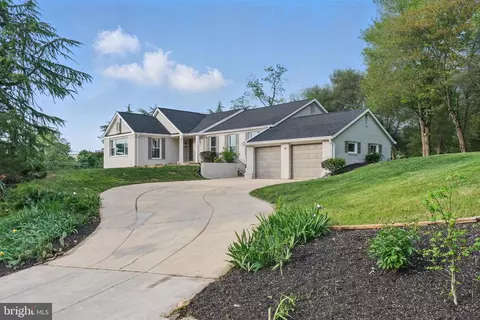 8200 Clay Dr, Fort Washington, MD 20744