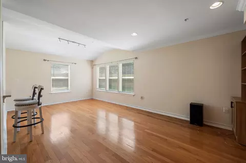 Living - 5518 Lanham Station Rd, Lanham, MD 20706 photo 1 of 7
