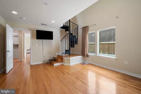 Living - 5518 Lanham Station Rd, Lanham, MD 20706 photo 7 of 7